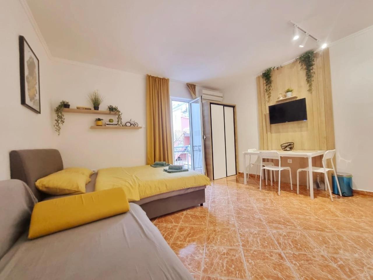 Studio Apartman Na Plazi Rafailovici Exterior photo
