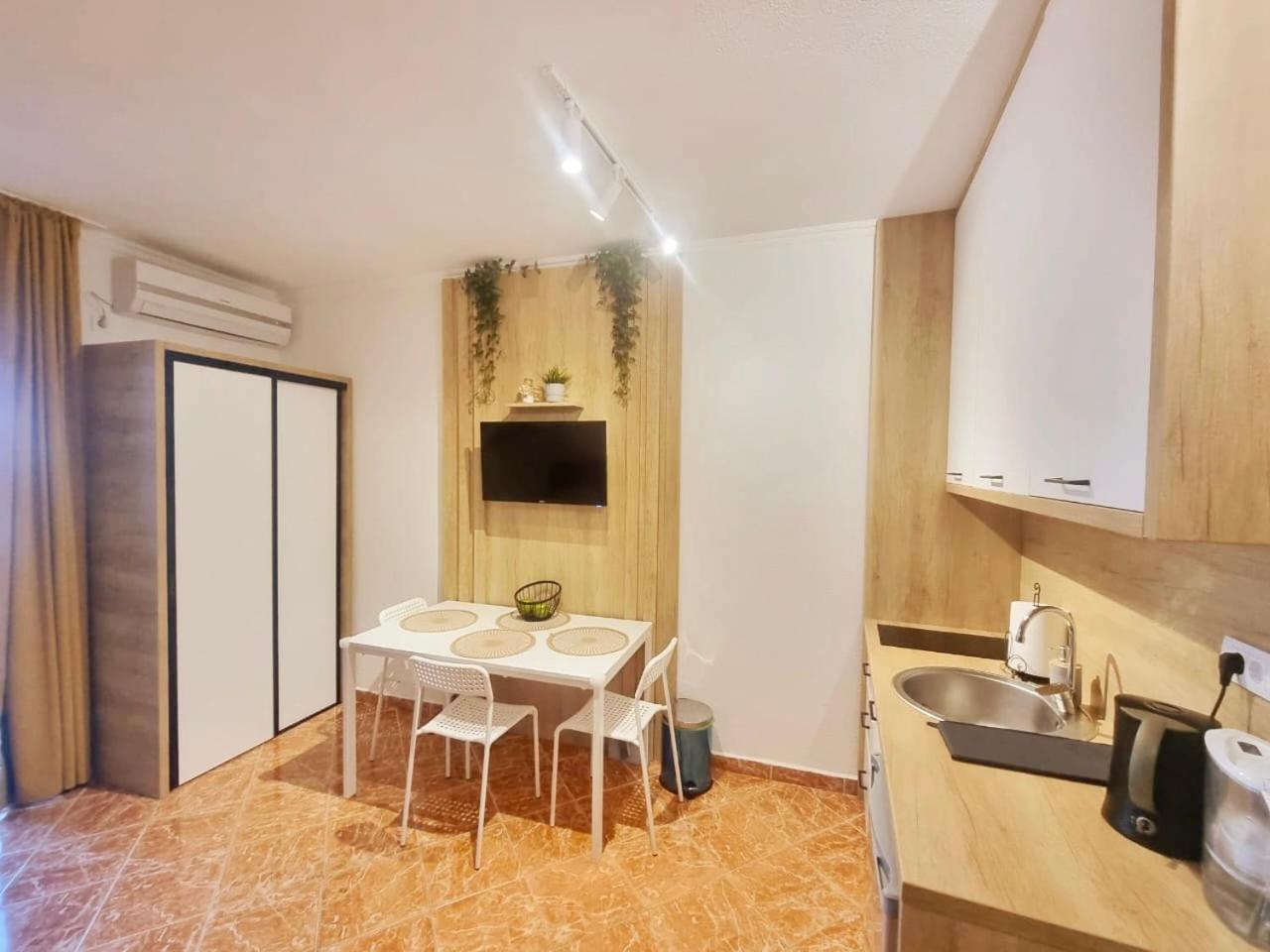 Studio Apartman Na Plazi Rafailovici Exterior photo